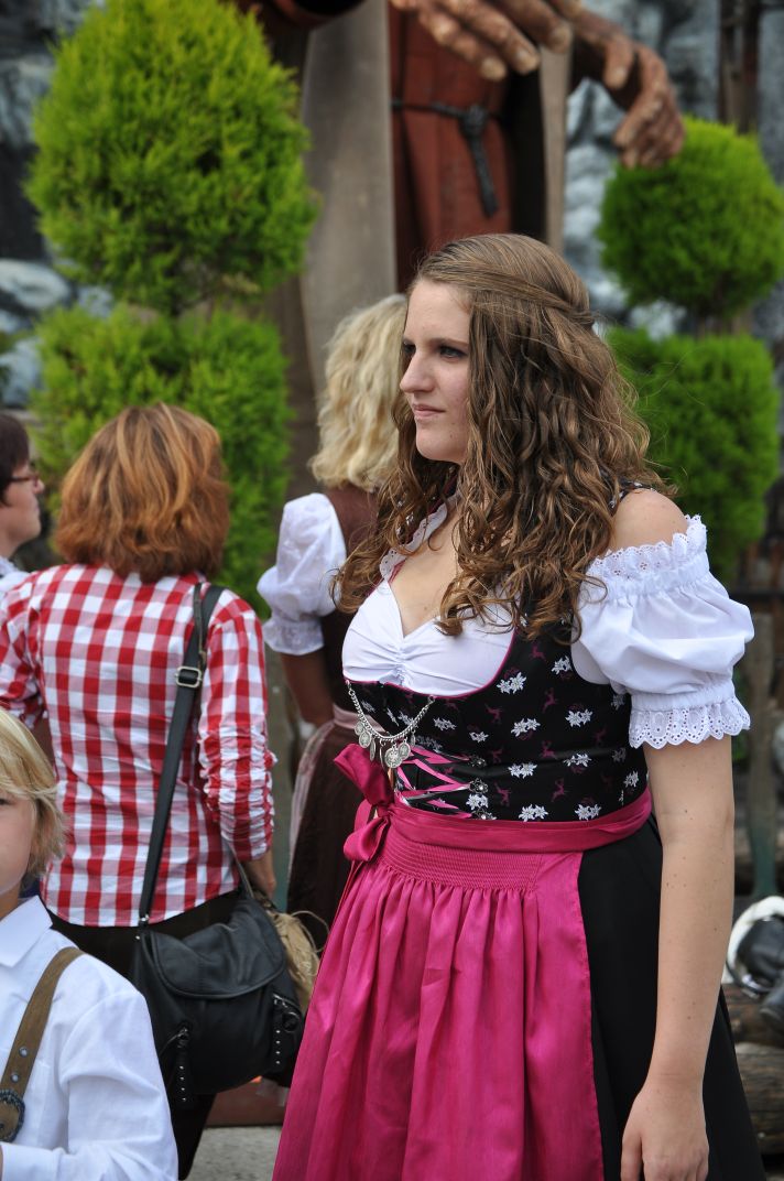 munchen---oktoberfest---random---girls4-56998.jpg