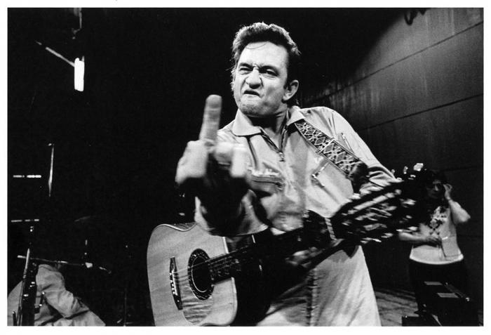 johnny_cash_flipping_the_bird_middle_finger.jpg