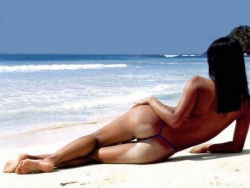 sexy_sand_butts_08.jpg