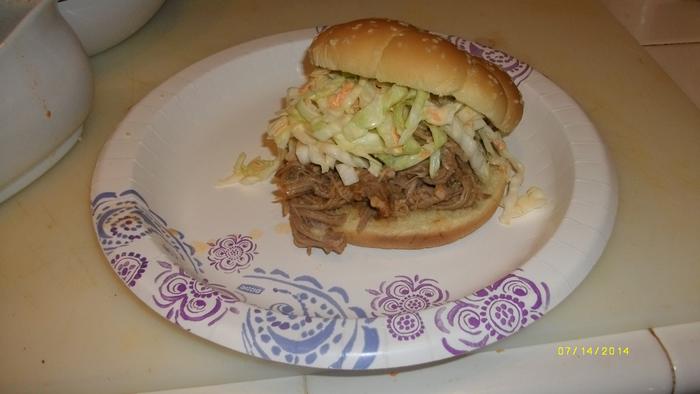 Pulled pork sandwiches 006.jpg