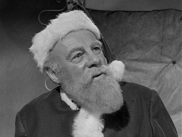 Miracle-On-34th-Street-christmas-movies-2392848-640-480.jpg