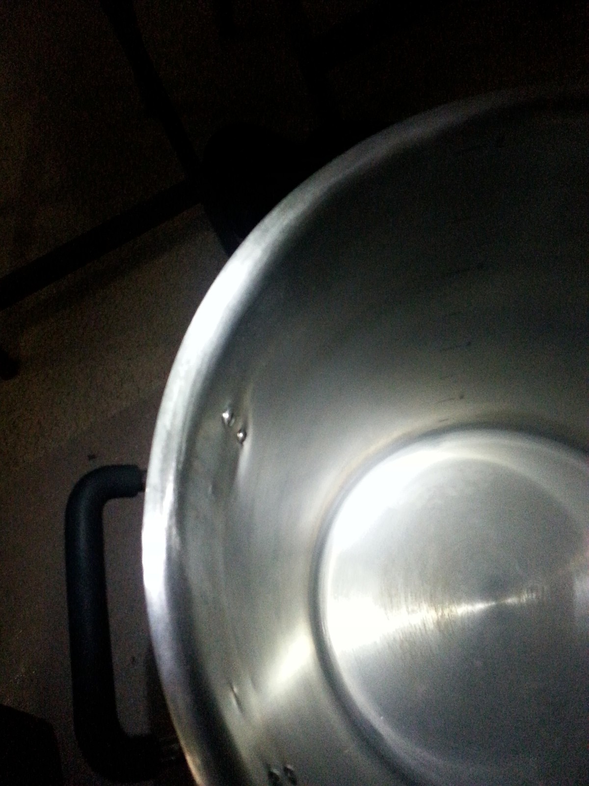 Brew_Kettle_Dent.jpg Brew_Kettle_Dent.jpg