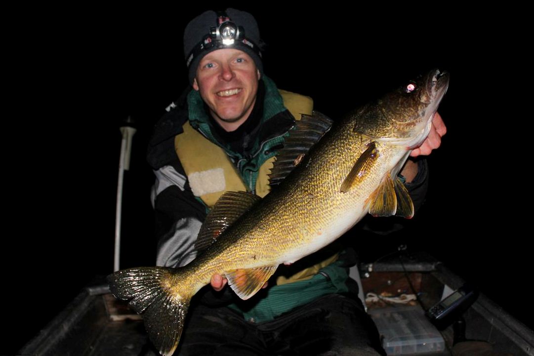 8.25lb walleye Fall 2012 2.jpg