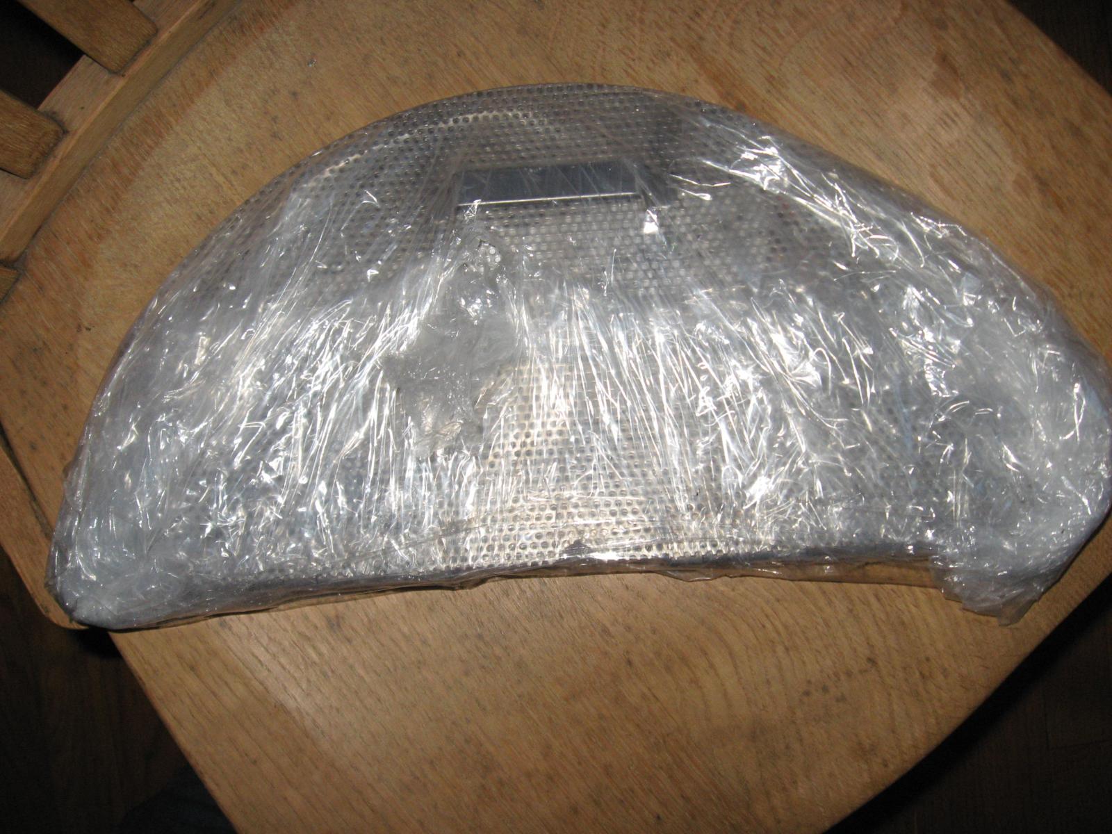 false bottom 002.jpg false bottom 002.jpg