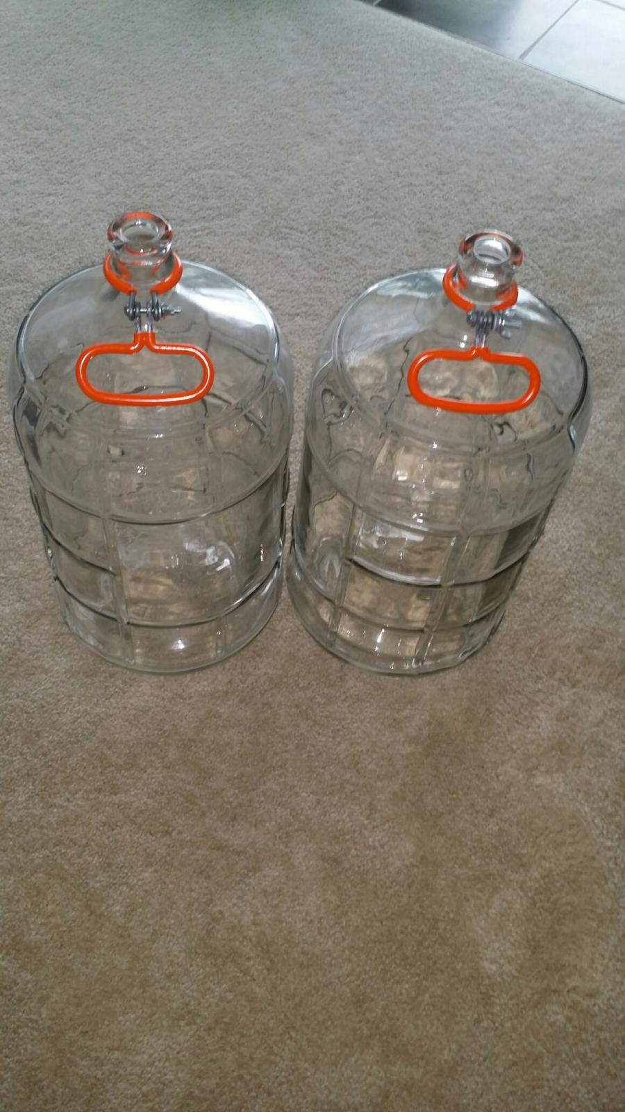 Glass Carboys.jpg Glass Carboys.jpg