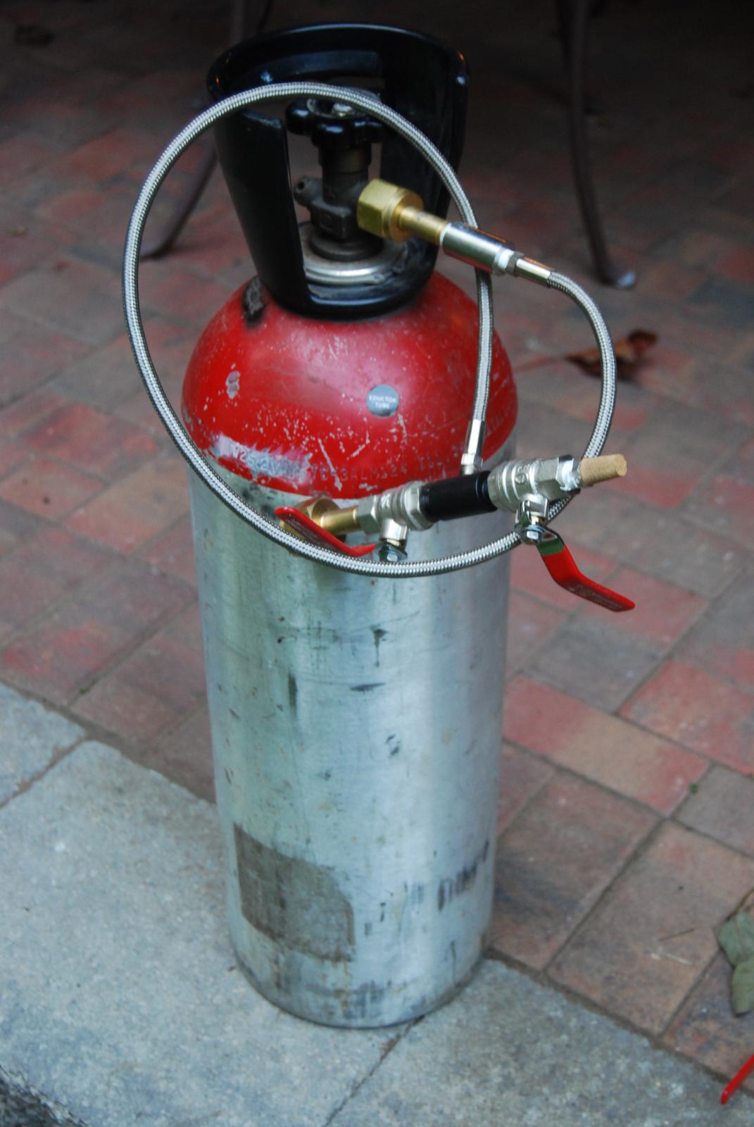Connecticut 20 Lb CO2 Cylinder With Dip Tube / Fill Stations