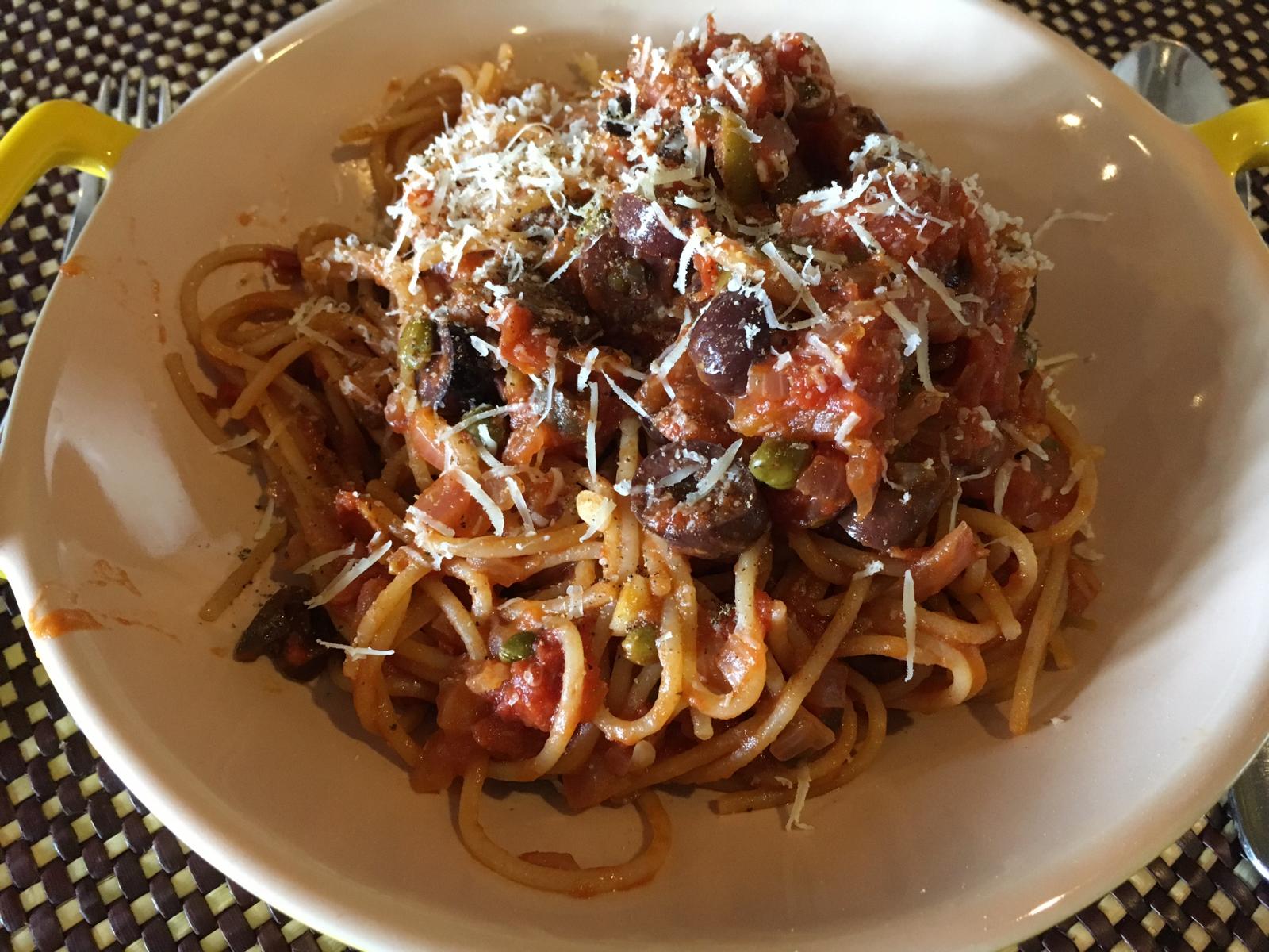 Pasta putanesca.jpg