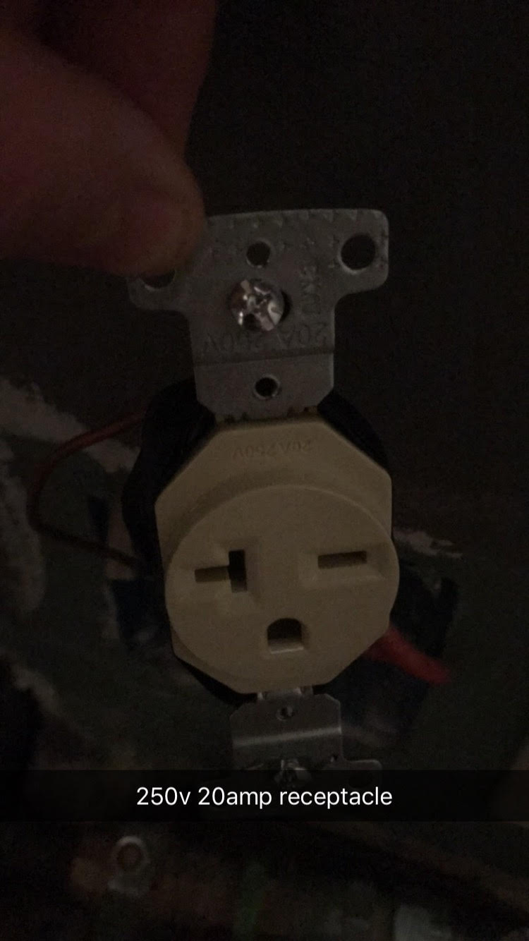 250v receptacle.jpg