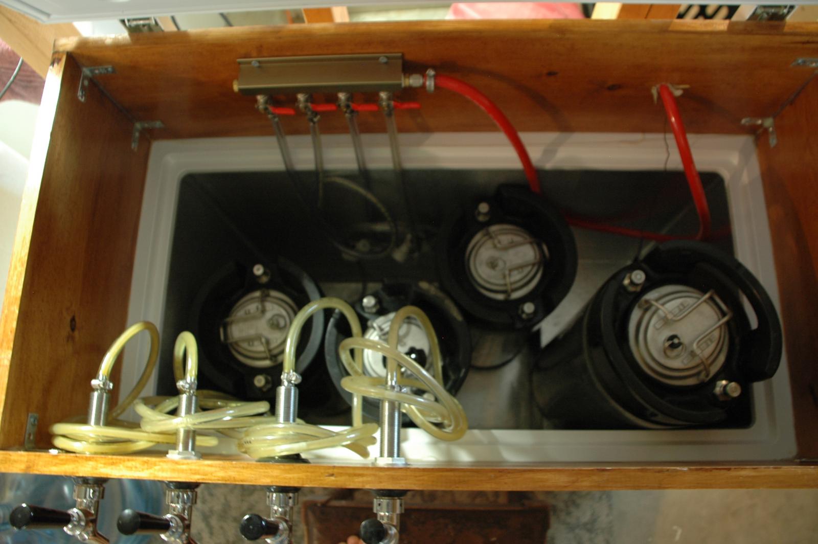 keezer_inside.jpg
