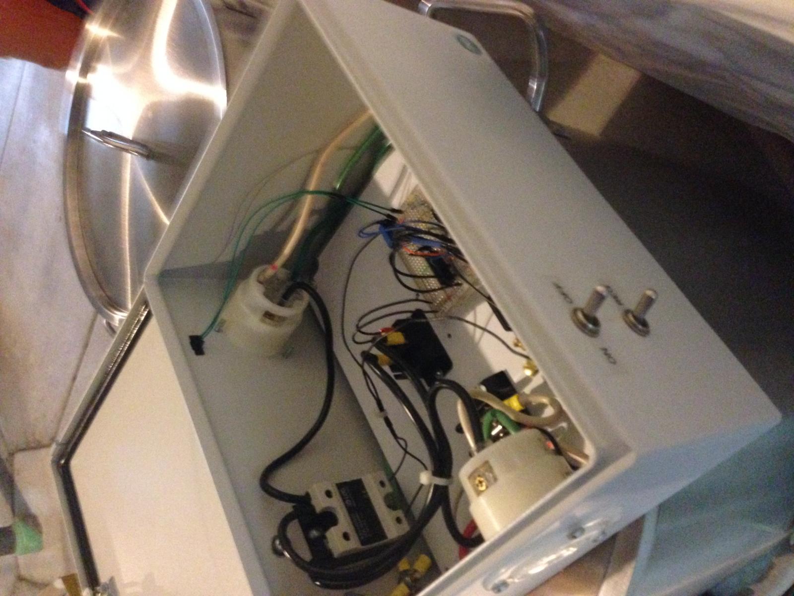 Inside box.jpg Inside box.jpg