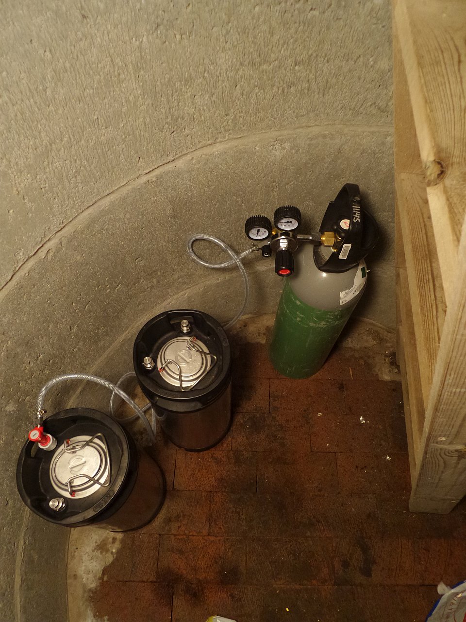 cellar_1.jpg cellar_1.jpg
