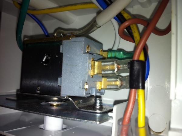Temperature control unit wiring, shot 2