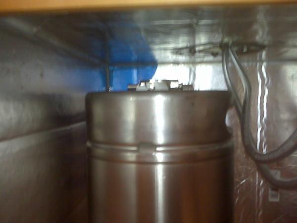 Super low prof coupler barely peeks out above the keg rim.