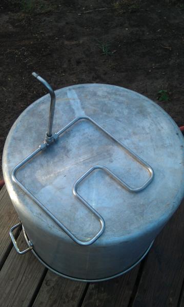 The new Stainless Sparge Arm thanks to our engineering half of our team! The tubing is actually 3/8 inch instead of half, had it on hand and with the low flow rates required for sparging we figured it would work just fine, and it does.