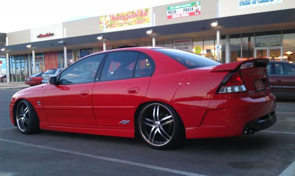 My SS commodore - Forged 383 LS1, C.O.M.E forged crank + rods, Diamond pistons, Clevite bearings, Yella Terra steel flywheel, Spec 3+ clutch, ported heads, Harland sharp 1.7:1 roller rockers, Comp hardened pushrods, Crow Cams double springs, Comp 224/224-