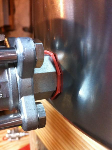 Gasket in place on pot.