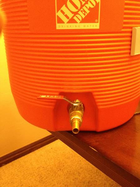 Cooler mash Tun with 1/2" ball valve.