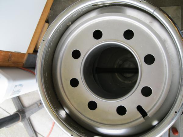 Boil Kettle with fabricated lid to hold Hop bag during brewing