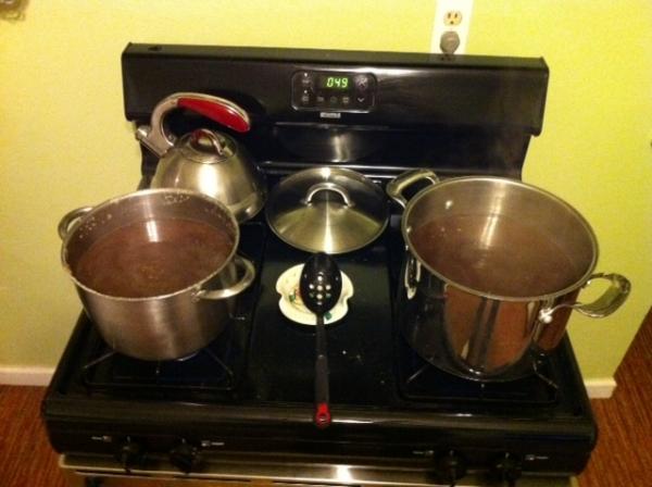 first extract getto brew, didnt have the proper size pot so i put it 2 pots, not glamorous but it did the trick.
