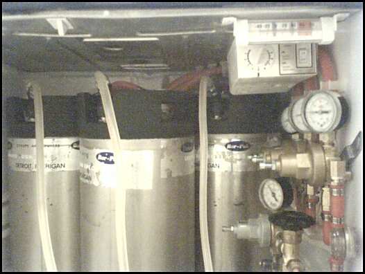 962-InsideFridge_HookedUp_CloseUp_II