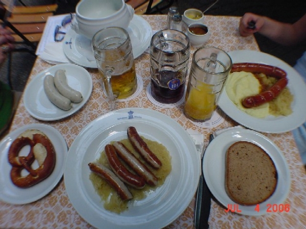 3008-lunch1