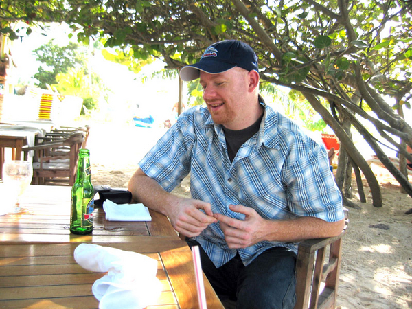 MehavinglunchonthebeachinAruba
