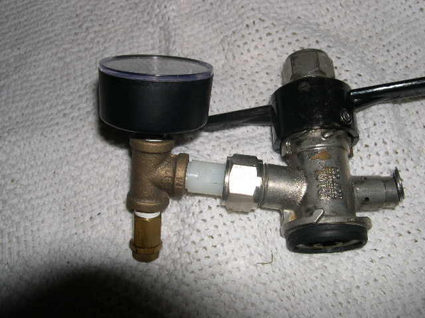 Sideviewofolderspundingvalve