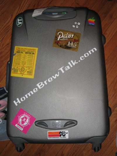 6944-suitcase