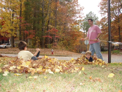 RakingLeaves11-07