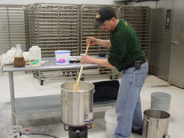 Dougstirringthemash