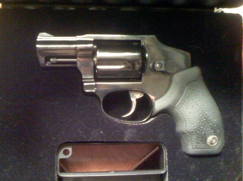Taurus2quotBarrel-38Specialwtotallyconcealedhammer