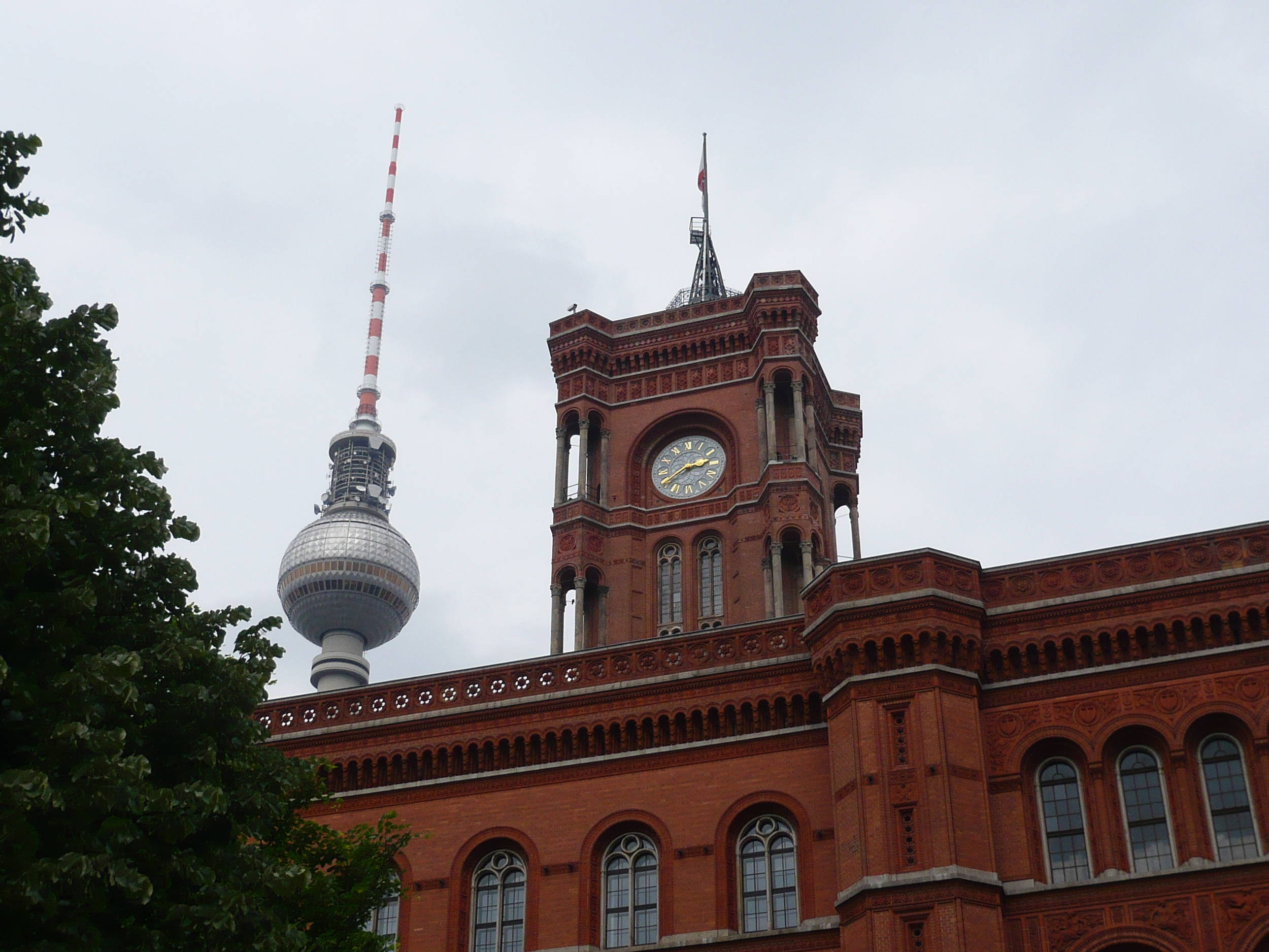TheRedTownHallRotRathausandAlexanderplatztower