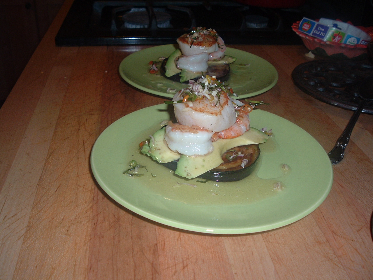 ScallopandShrimpoverAvocadoandEggplantwithThaidressing