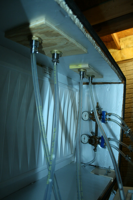 Plywoodinstalledtospreadforceacrossfoaminsulation
