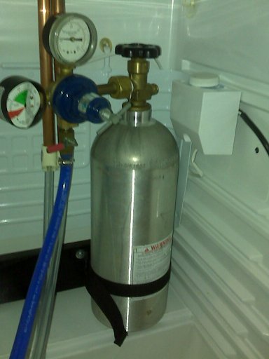 kegeratorinsidecabinetworkcomplete