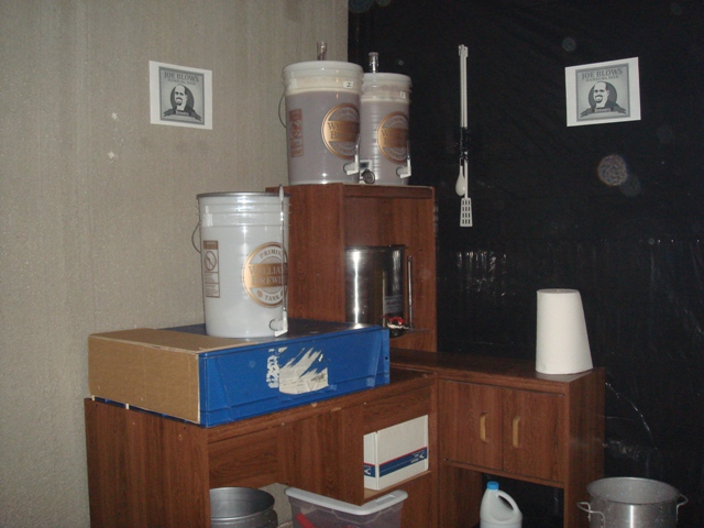 Joe_Blow_s_Brewery_-_The_Beginning_019_small