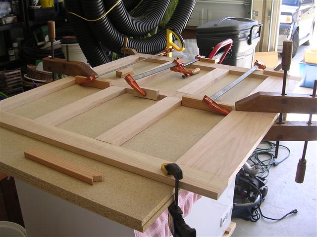 Frontpaneldoweledgluedandclamped