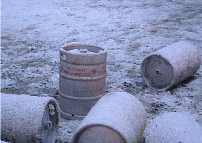 kegs_in_snow