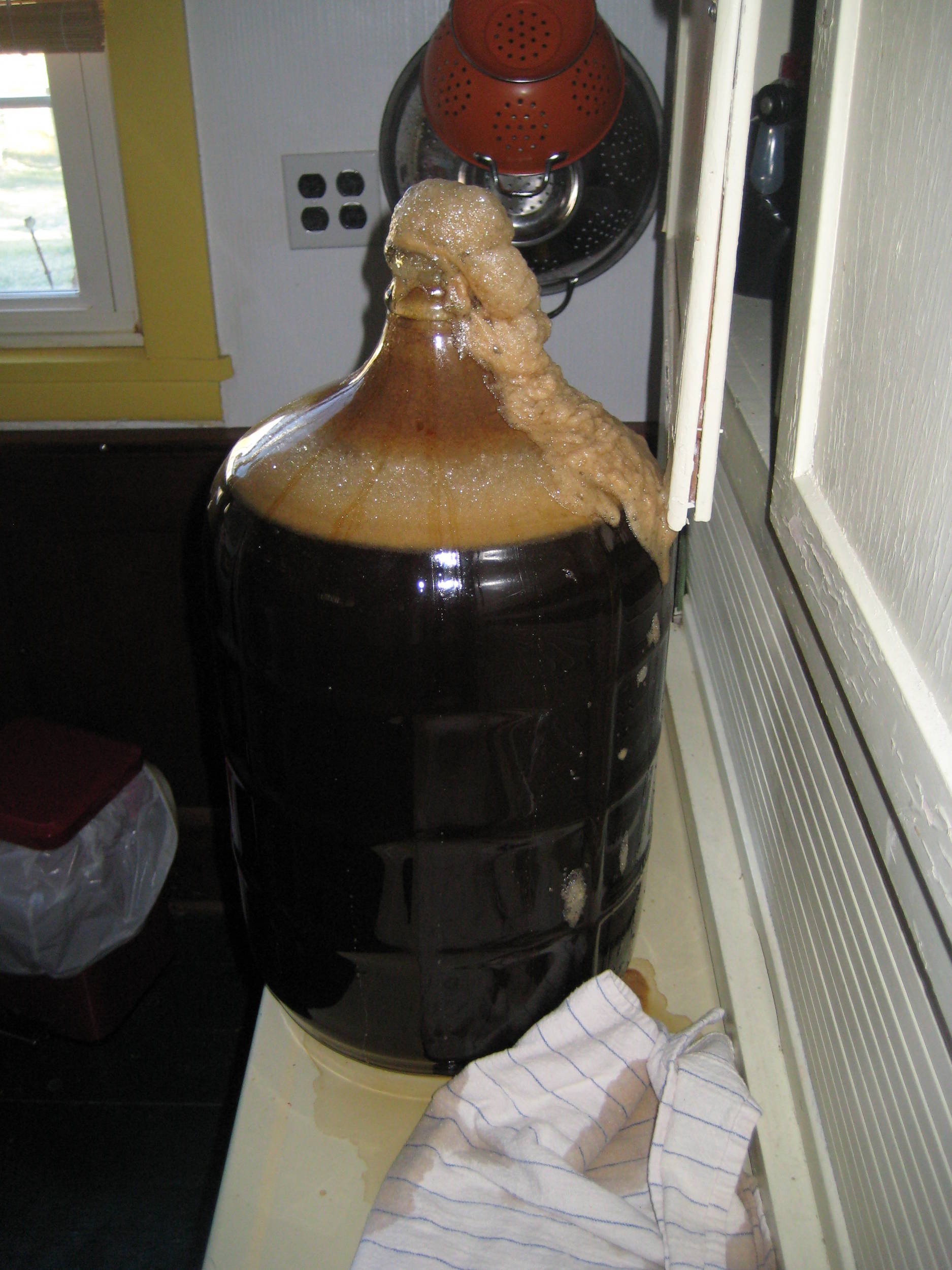 Beer_explosion_001