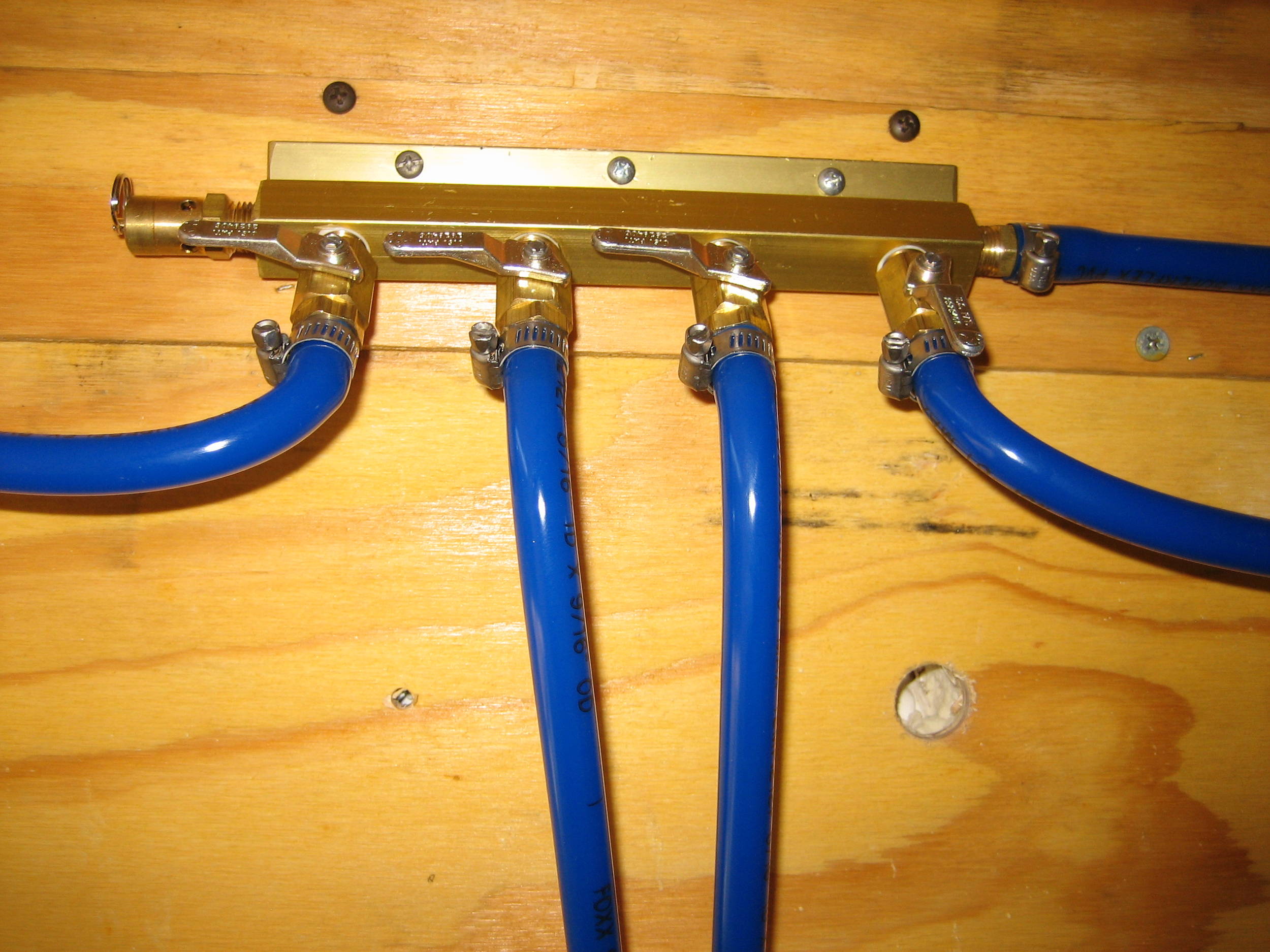 4wayairDistributor