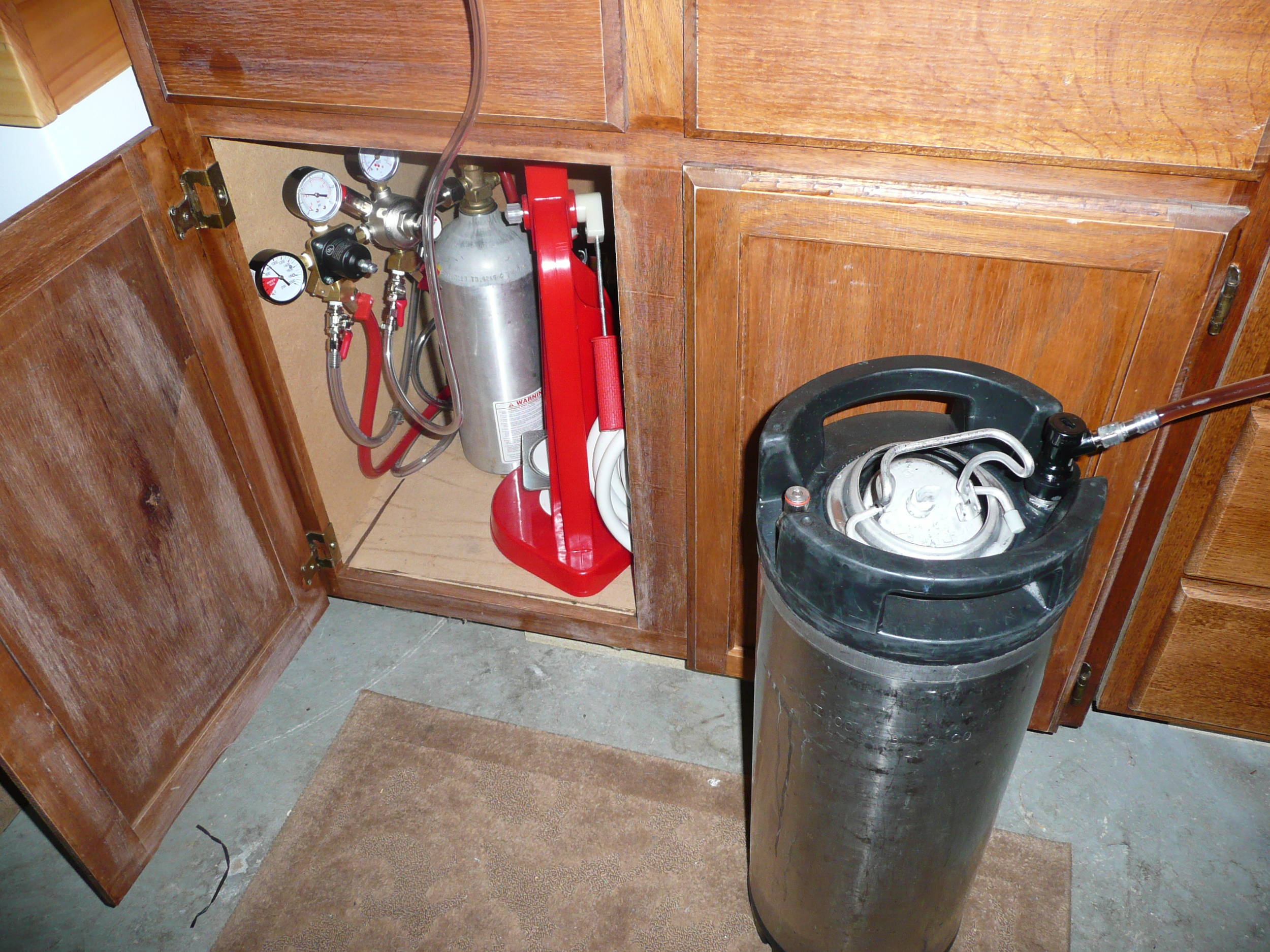 CO2TankinCabinetNexttoKeezer