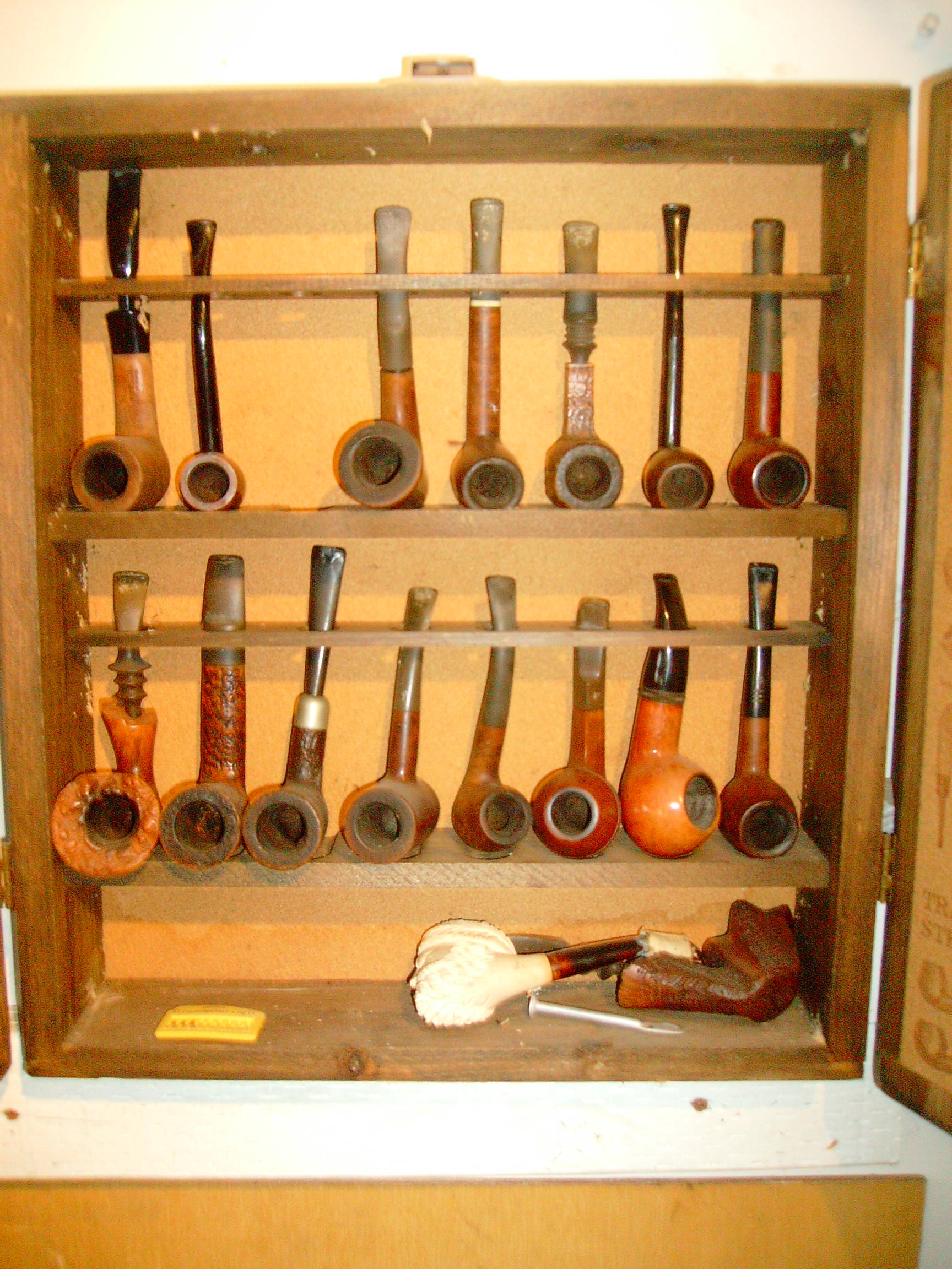 Sherlock Pipe case opened 2