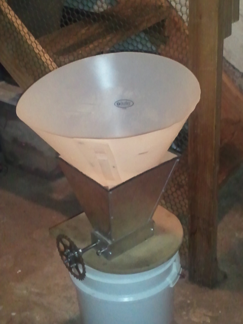 elizabethan hopper extender