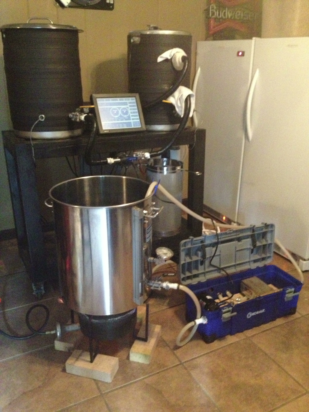 Pre-cleaning the boil kettle and chill plate