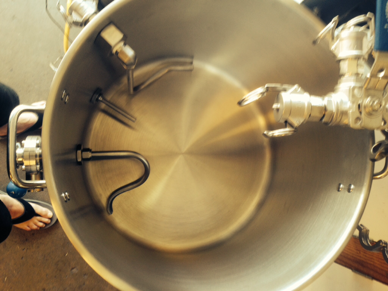 Boil Kettle with hardware.