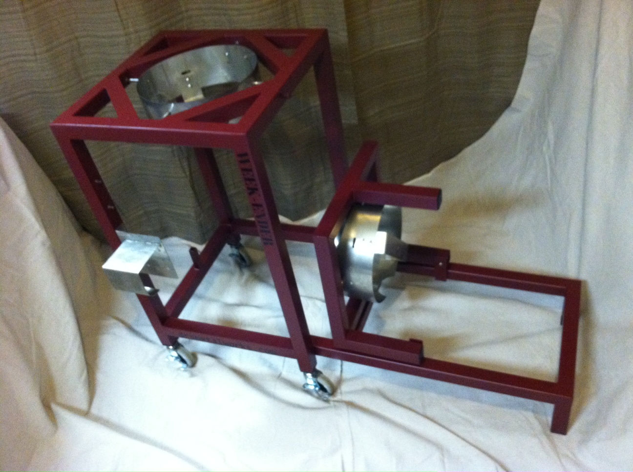 PORTABLE, AFFORDABLE AND COMPACTABLE!!!!   This 2 tier brew stand features 1 1\2 steel square tubing painted red with (2) 12