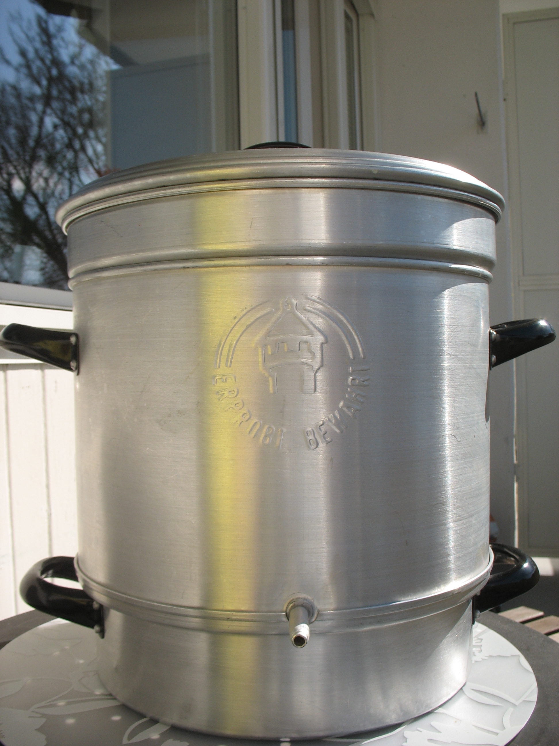 Euro brew pot