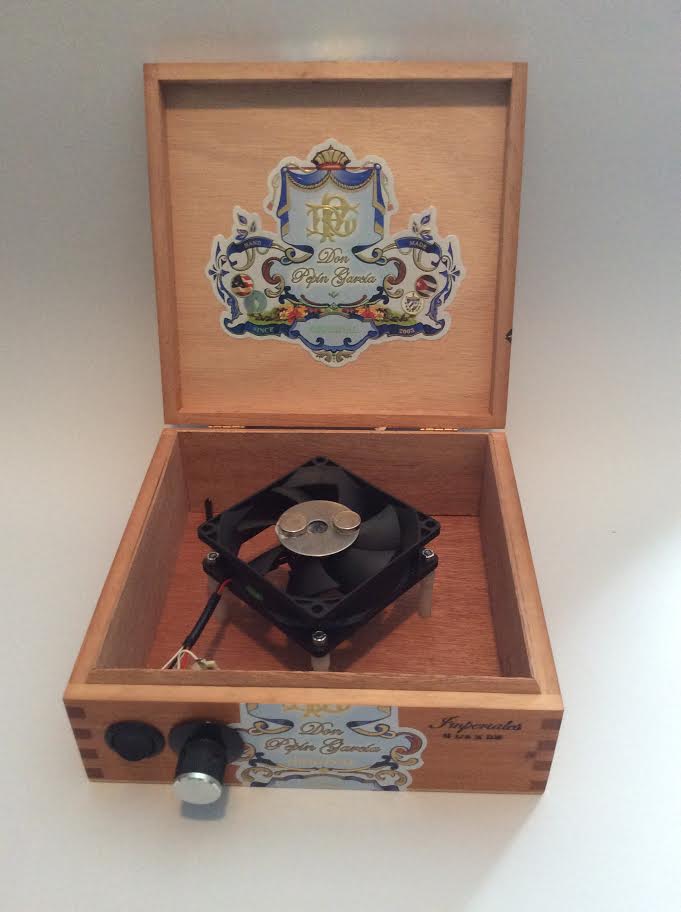 Cigar box stir plate, Pepin Garcia inside
