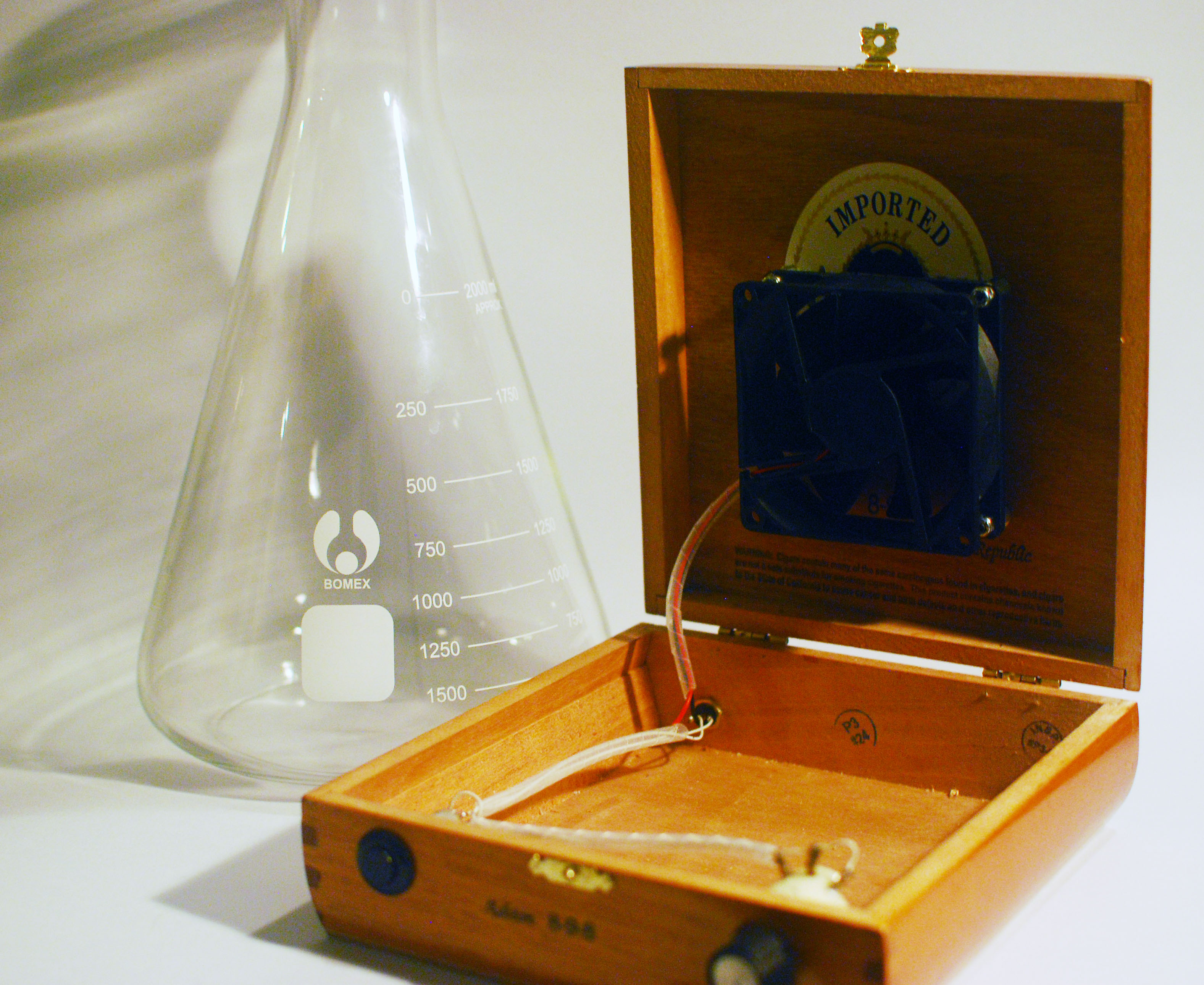 Cigar box stir plate inside, Ashton model