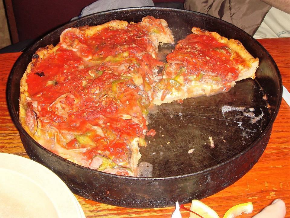 Pizzeria_Uno_Chicago-style_deep-dish_pizza.jpeg